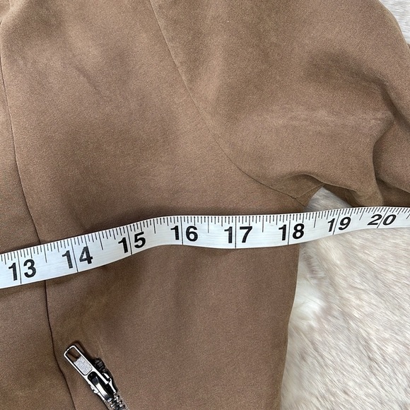 UMGEE | Tan Faux Suede Cropped Moto Jacket with Applets & Zipper Details - Picture 8 of 11